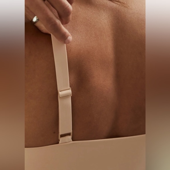 Everlane The Invisible Bra Renew Light Tan XS NWT Seamless Cups Smoothing - Picture 3 of 7